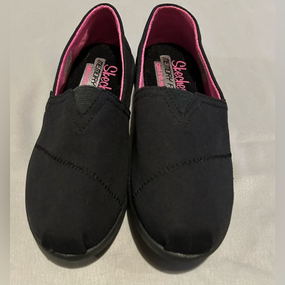 Sketcher’s Girls shoe- size 13 - memory foam - never worn